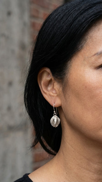 Nature pod short earrings