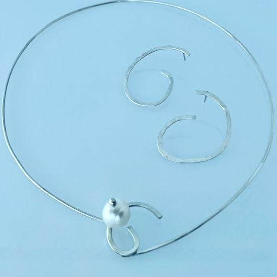 Molluska hammered earrings