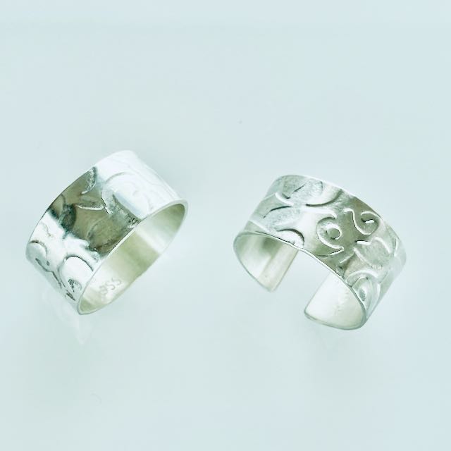 Kowhaiwhai silver long pattern cuff ring