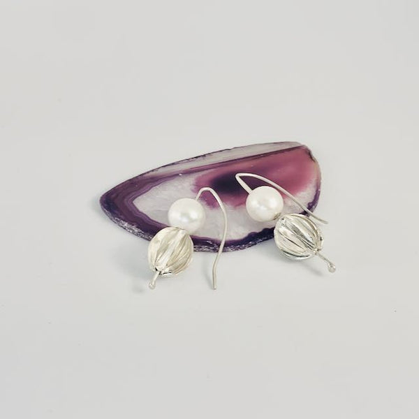 Nature pod and pearl earrings