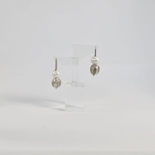 Nature pod and pearl earrings